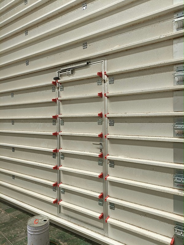 提升门的门中小门