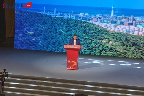 亨通集团董事局主席崔根良做主题分享 亨通集团董事局主席崔根良做主题分享